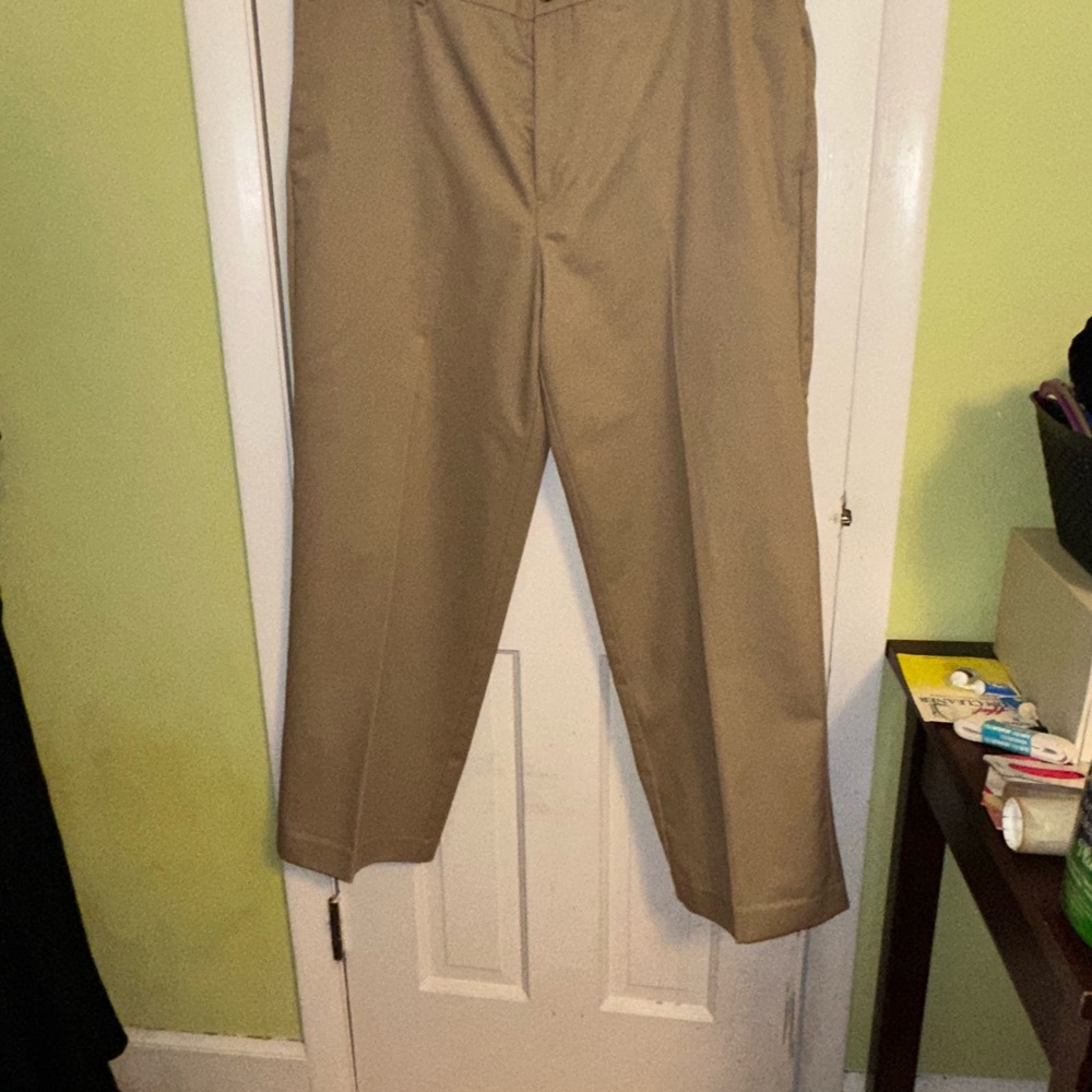 IZOD  Men's Tan Pants